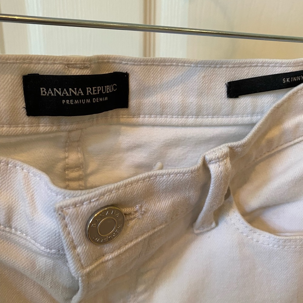 Banana Republic premium denim white raw hem jeans - Picture 5 of 7